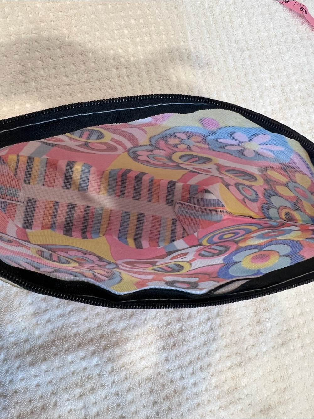Vibrant Retro Pop Art makeup bag Pink, Yellow & Blue - Picture 6 of 7